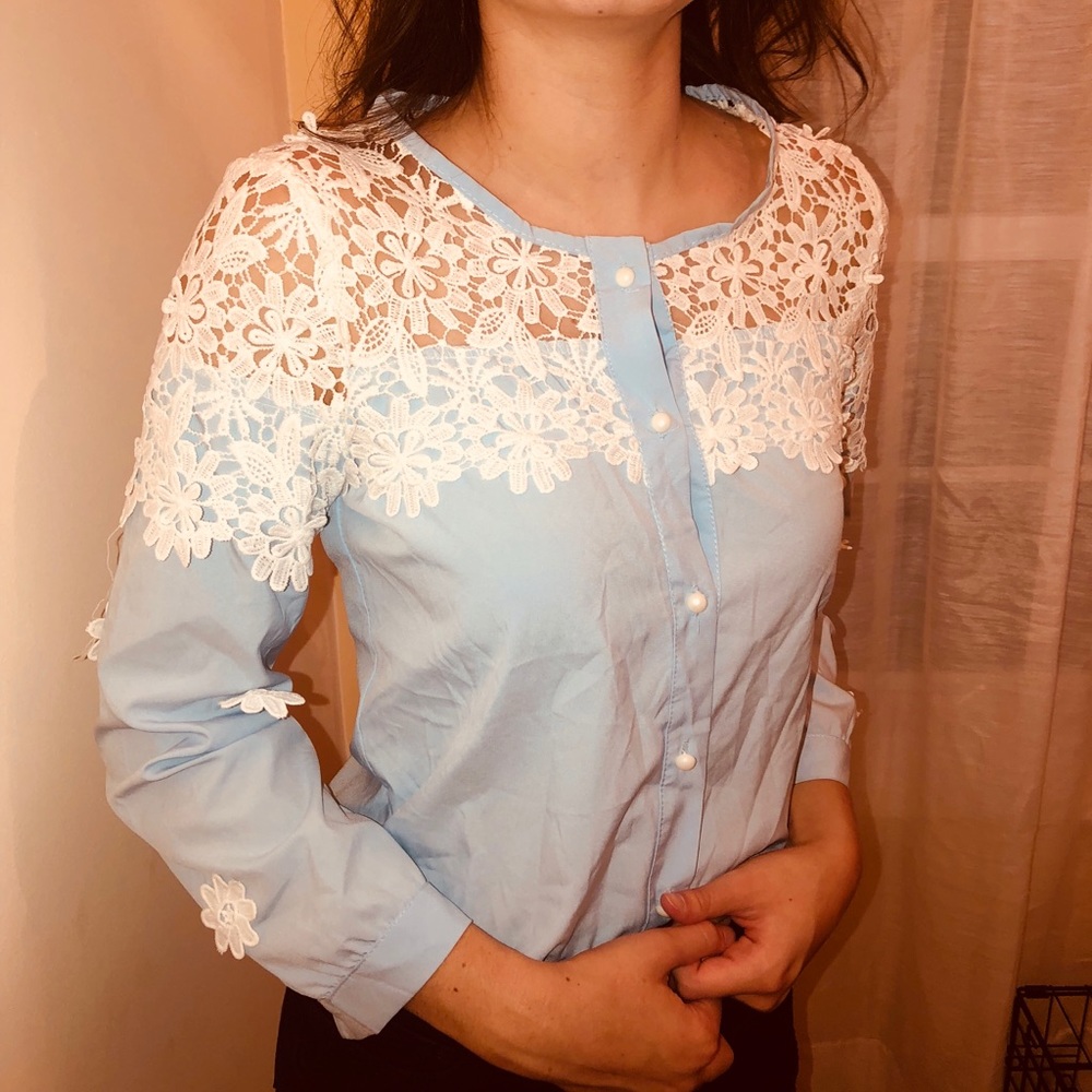 Button up blue flower blouse